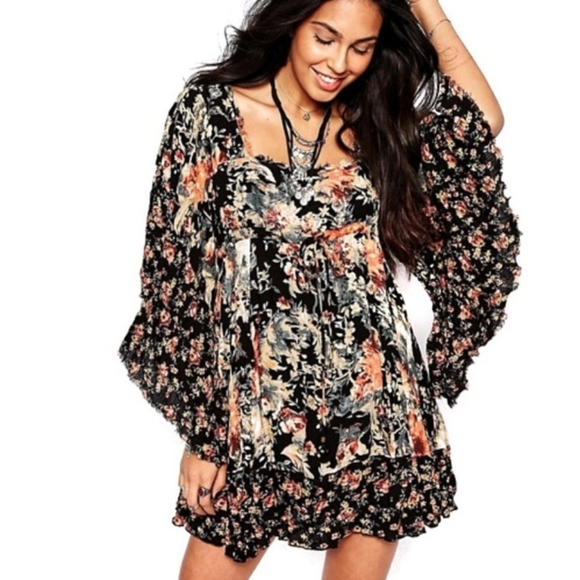 SOLD !People Rare Boho Floral Bell Sleeve Dress - Picture 10 of 12